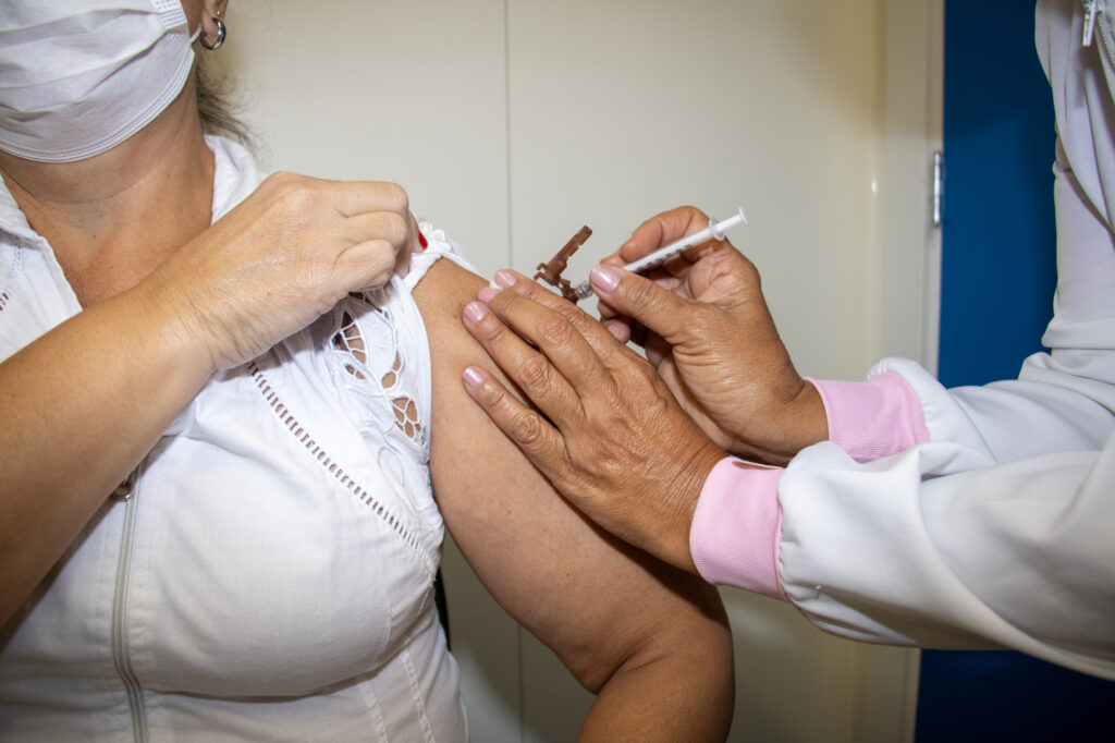 Vacinação Contra Dengue em Minas Gerais: Protegendo Profissionais de Saúde Vacinação Contra Dengue em Minas Gerais: Protegendo Profissionais de Saúde