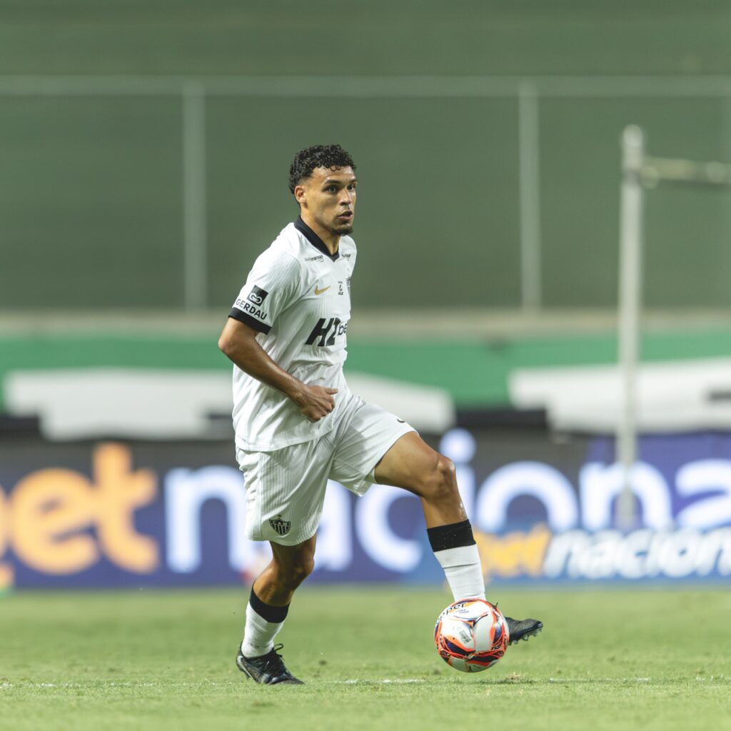 Victor Hugo Brilha e é Eleito Craque do Jogo na Semifinal do Campeonato Mineiro