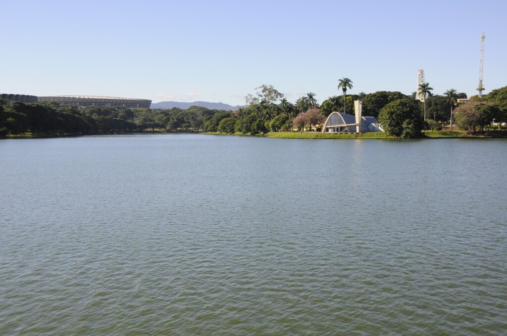 Câmara de BH Aprova Proibição de Embarcações Motorizadas na Lagoa da Pampulha