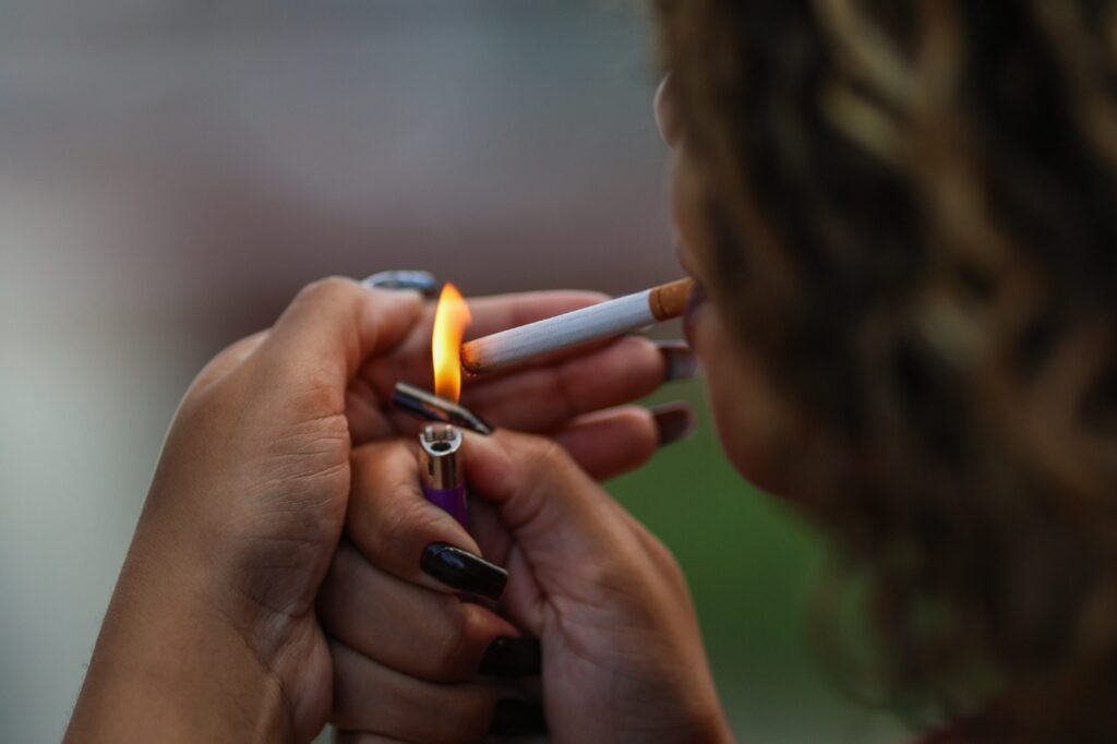 Cigarros e Vapes: 30% dos Adolescentes em Minas Gerais São Impactados, Alertam Especialistas