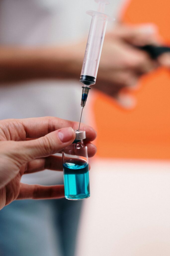 Estudo revela baixa adesão masculina e desigualdades regionais na vacinação contra o HPV em Minas Ge