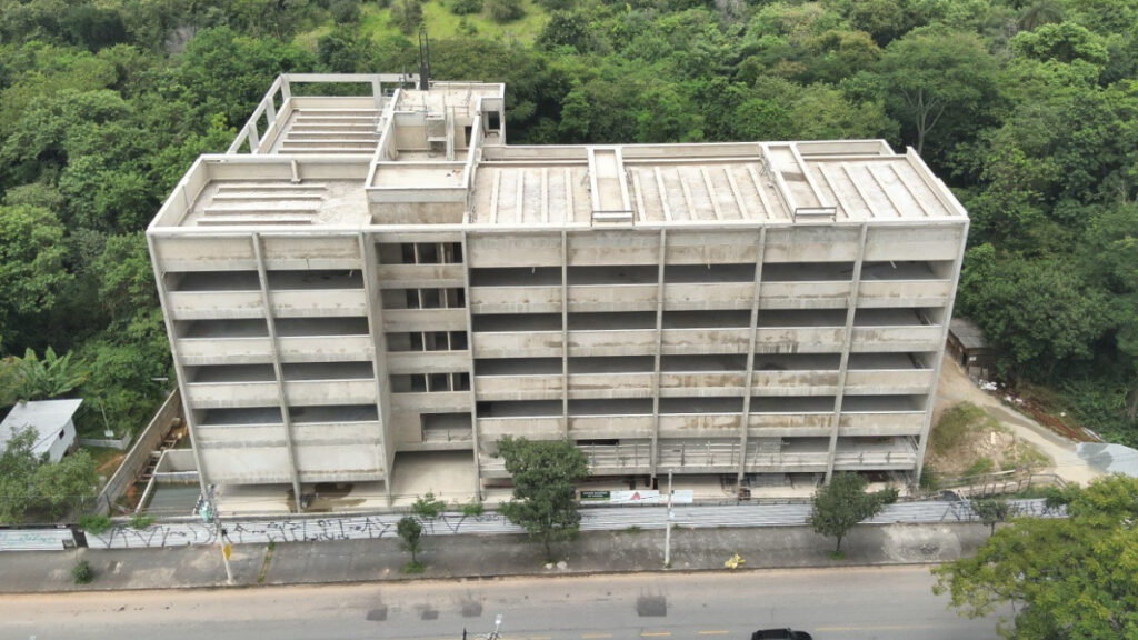 Minas Gerais se torna referência em vacinas com novo centro de RNA em Belo Horizonte