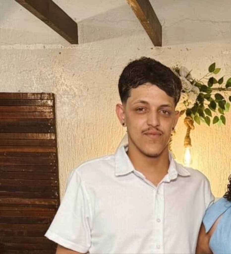 Motociclista de App Morre em Acidente com Caminhonete em BH; Motorista Detido por Suspeita de Embriaguez Motociclista de App Morre em Acidente com Caminhonete em BH; Motorista Detido por Suspeita de Embria