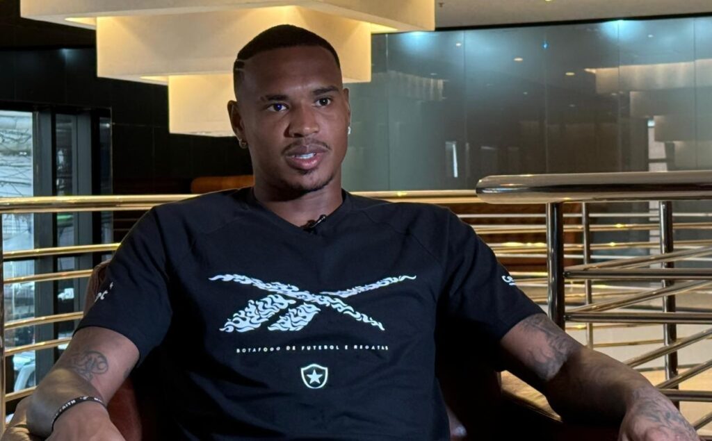 Cruzeiro em Foco: Negociações com Goleiro John e Zagueiro Igor Júlio Cruzeiro em Foco: Negociações com Goleiro John e Zagueiro Igor Júlio