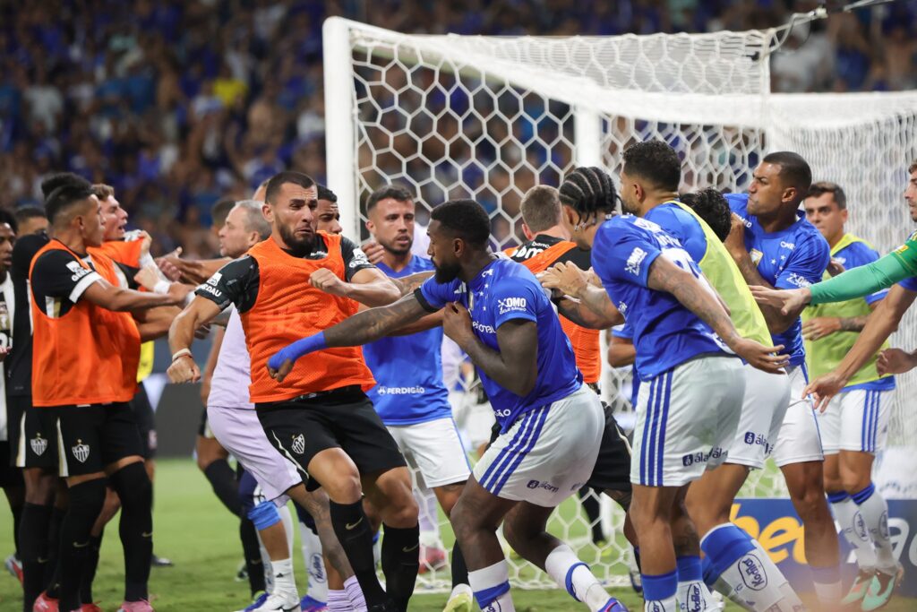 Revanche no Clássico: Cruzeiro e Atlético-MG Enfrentam Consequências de Pancadaria