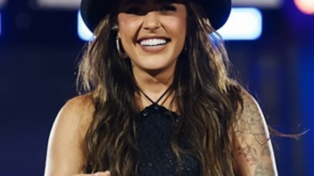 Lauana Prado abre vendas para o “Raiz” em Belo Horizonte com experiência sertaneja autêntica Lauana Prado abre vendas para o "Raiz" em Belo Horizonte com experiência sertaneja autêntica