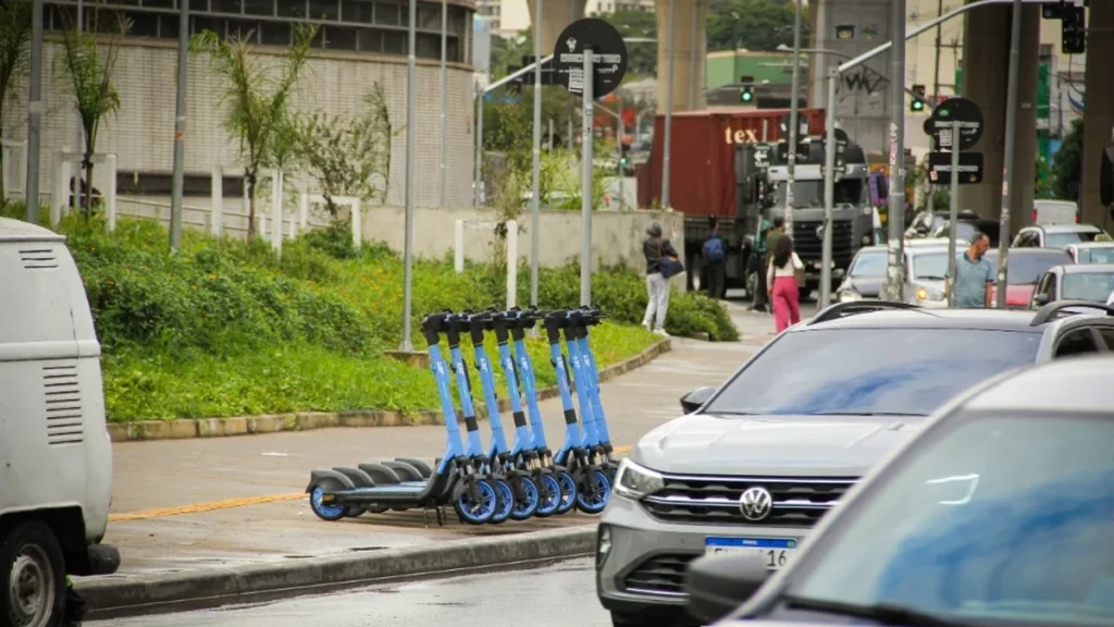 Carro compromete até 67% do orçamento familiar: Belo Horizonte aposta em mobilidade acessível