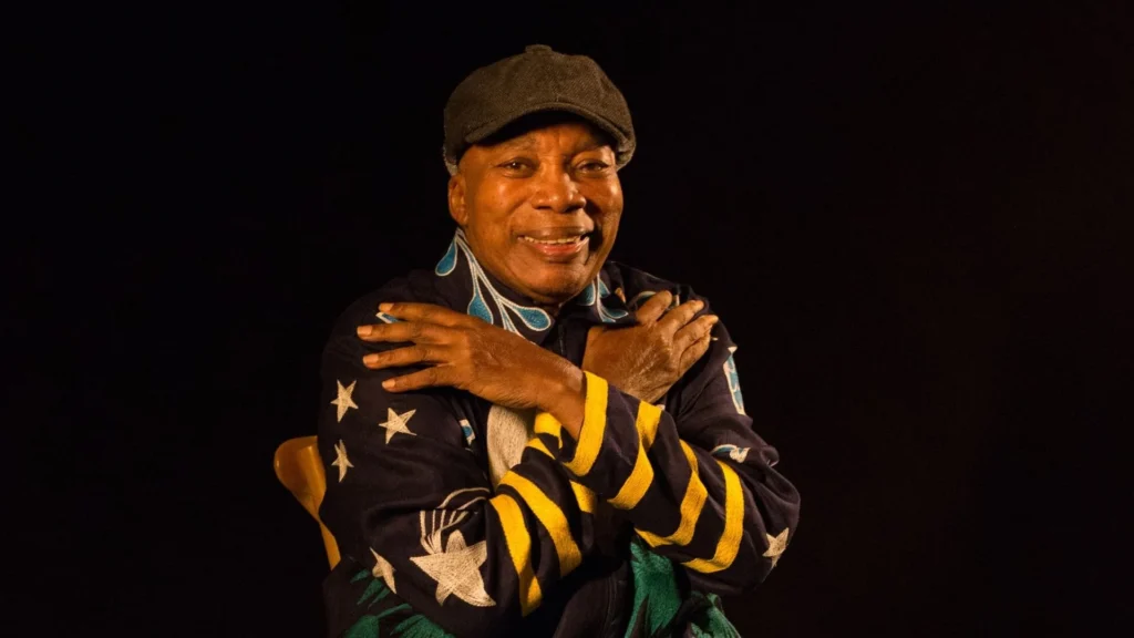 Milton Nascimento ganha mural gigante em homenagem no centro de Belo Horizonte