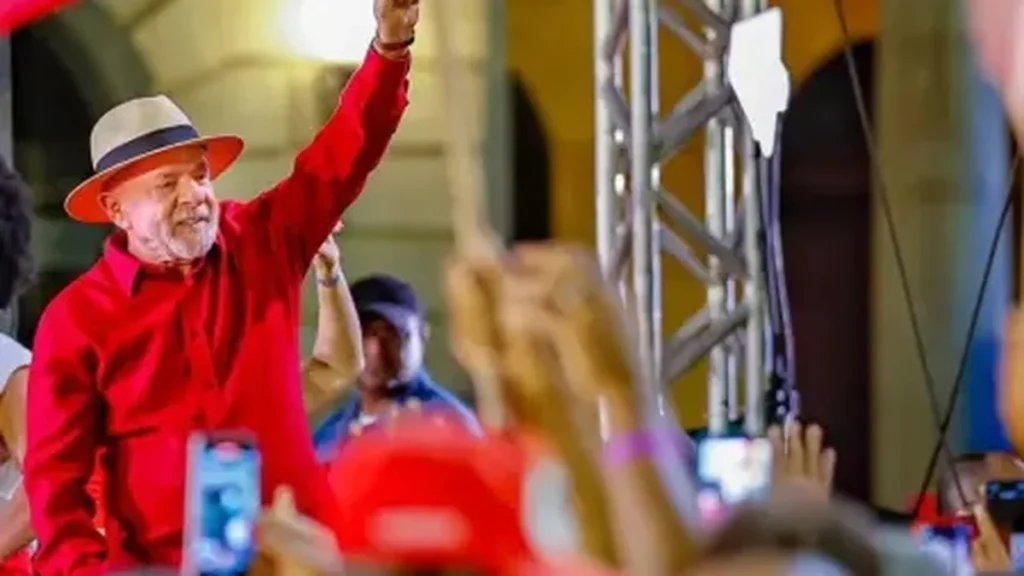 Lula promove caminhada estratégica em Belo Horizonte para fortalecer campanha no segundo turno