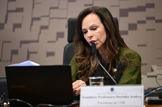 Medidas Aprovadas para Garantir Segurança das Mulheres no Turismo Imagem do artigo