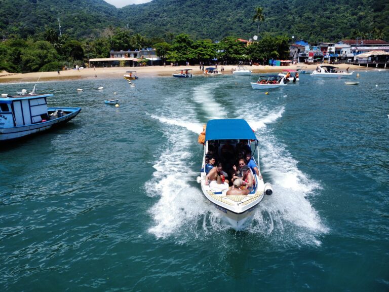 Angra dos Reis Impõe Taxa a Turistas a Partir de Janeiro: Críticas e Desafios do Setor Turístico