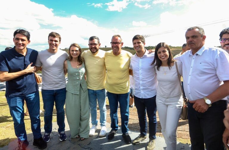 Confraternização une aliados em prol da pré-candidatura de João Campos ao governo de Pernambuco Confraternização une aliados em prol da pré-candidatura de João Campos ao governo de Pernambuco