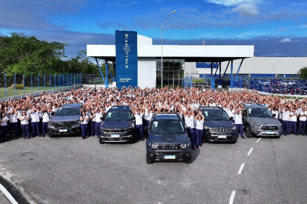 Stellantis celebra uma década de sucesso em Pernambuco Stellantis celebra uma década de sucesso em Pernambuco