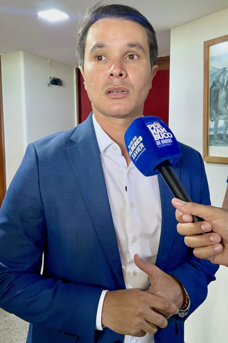 Caminhos para a Reeleição: João de Nadegi e o Desafio da Política em Pernambuco Caminhos para a Reeleição: João de Nadegi e o Desafio da Política em Pernambuco