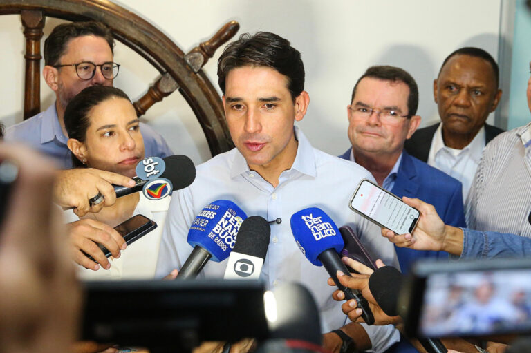 Dragagem do Porto do Recife: Investimento de R$ 100 Milhões Assinado por Silvio Costa Filho e Raquel