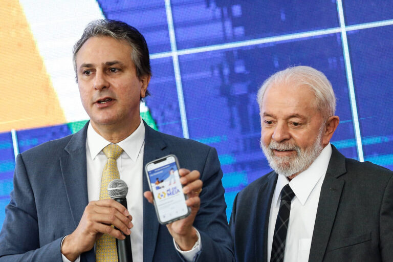 Educação em Crise: Investimentos em Alfabetização e Tempo Integral Encolhem sob Programa Pé-de-Meia