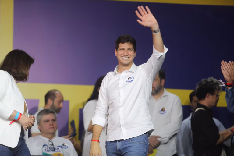 Impeachment de João Campos: Vereador questiona nomeação polêmica na Prefeitura do Recife