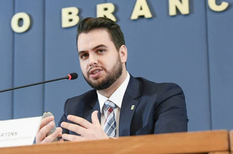 Justiça Confirma Prisão de Filipe Martins: Entenda o Caso