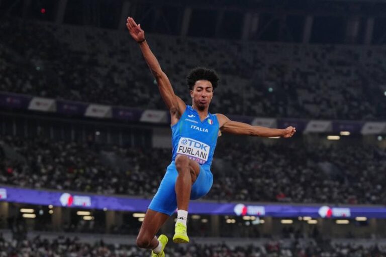 Mattia Furlani Brilha em Paris e Salta 8,33 m no Meeting de Pista Curta