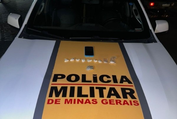 Motorista de Aplicativo é Detido por Tráfico de Drogas na MG-050 Motorista de Aplicativo é Detido por Tráfico de Drogas na MG-050