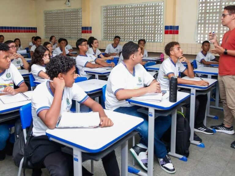 Pernambuco Disponibiliza 60 Mil Vagas para Matrícula na Rede Estadual até 16 de Janeiro