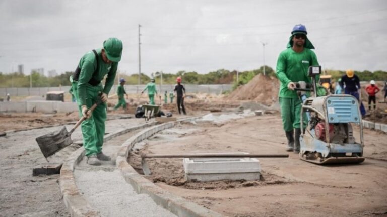 Pernambuco Lidera Geração de Empregos no Nordeste: Recife se Destaca