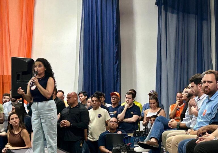 Presença da prefeita de Bezerros no Encontro do Novo Indica Possível Mudança de Partido
