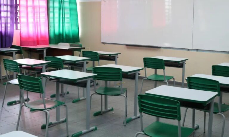 Procon de Pernambuco Alerta sobre Cobranças Ilegais de Taxas na Matrícula Escolar
