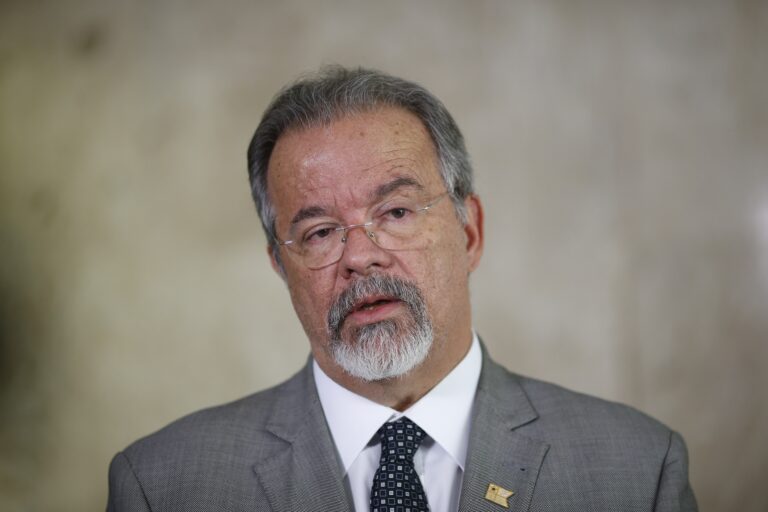 Raul Jungmann: Uma Trajetória Política Marcante e Seu Legado Eternizado Raul Jungmann: Uma Trajetória Política Marcante e Seu Legado Eternizado