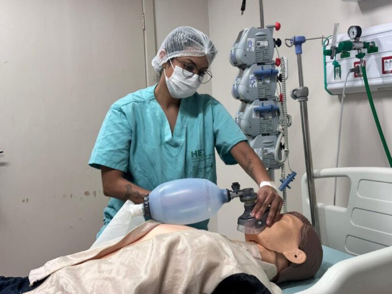 Treinamento em Parada Cardiorrespiratória: Fortalecendo a Segurança no HEJ