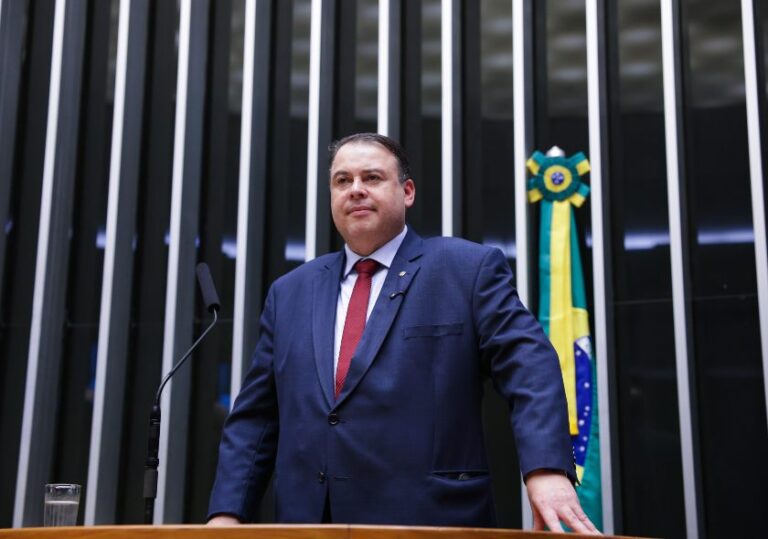 Câmara Aprova Criação da UFEsporte: Universidade Federal do Esporte Câmara Aprova Criação da UFEsporte: Universidade Federal do Esporte