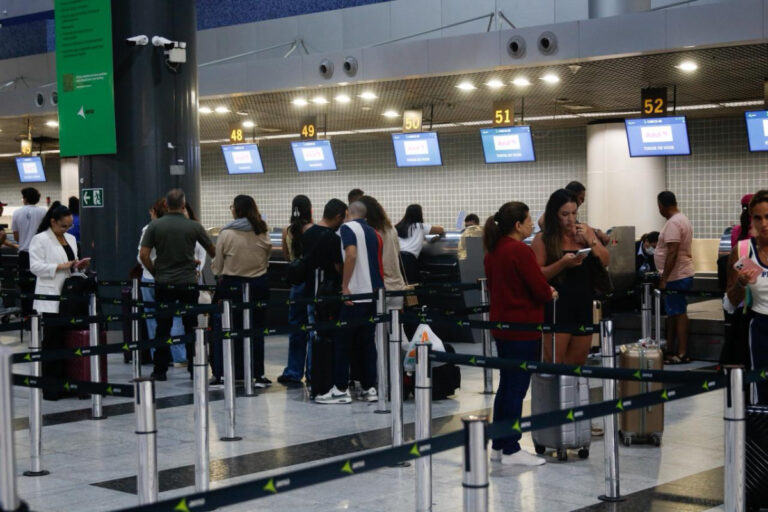 Crescimento de 49% na Emissão de Passagens Aéreas para o Carnaval em Pernambuco em 2026