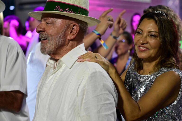Desistência de Janja alivia aliados de Lula e descaracteriza crime eleitoral por desfile Desistência de Janja alivia aliados de Lula e descaracteriza crime eleitoral por desfile