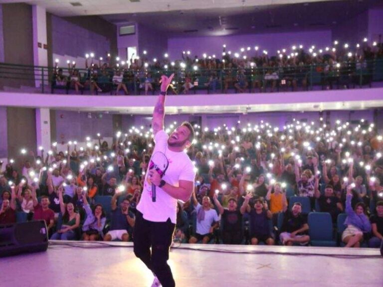 Flávio Andradde Leva Humor ao Recife com ‘Que Rolê Foi Esse?!’ Flávio Andradde Leva Humor ao Recife com 'Que Rolê Foi Esse?!'