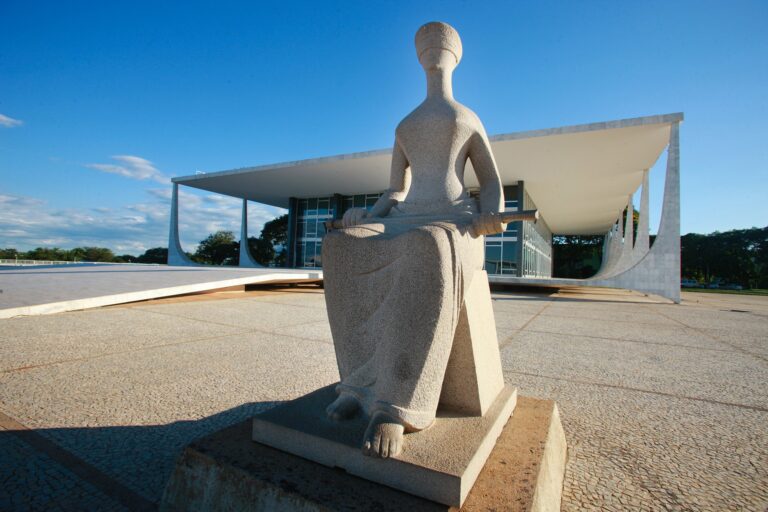 STF Ordena Suspensão de Investigação Contra Secretárias do Recife STF Ordena Suspensão de Investigação Contra Secretárias do Recife