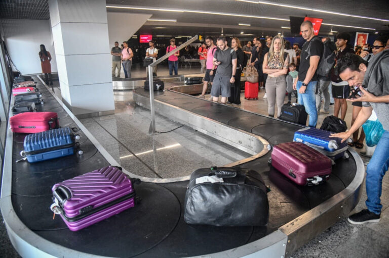 Aeroporto do Recife vê aumento de 14,37% na movimentação de passageiros em fevereiro de 2026