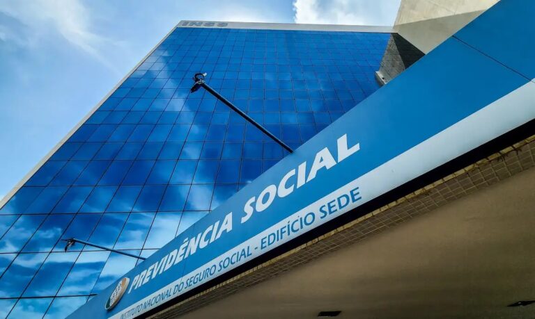Aposentados e Pensionistas do INSS Têm Prazo até 20 de Março para Contestação de Descontos Indevidos