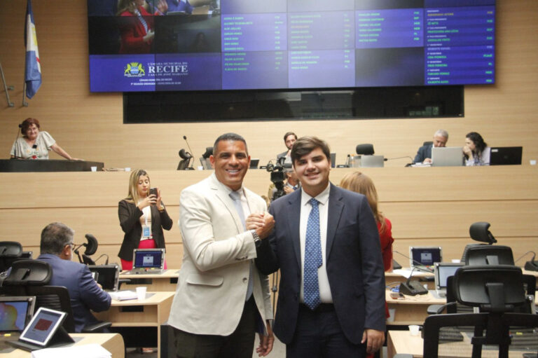 Futuro Político de Recife em Debate: Alef Collins e Ronaldo Lopes Analisam Desafios