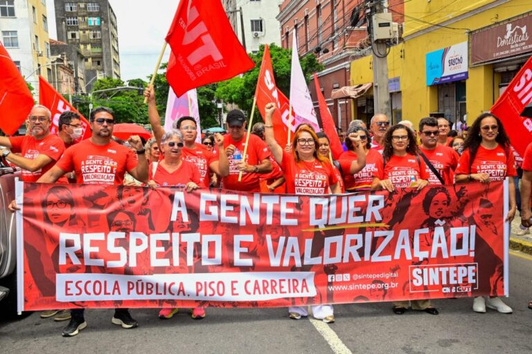 Mobilização de Professores em Recife: Reivindicações para a Campanha Salarial de 2026 Mobilização de Professores em Recife: Reivindicações para a Campanha Salarial de 2026