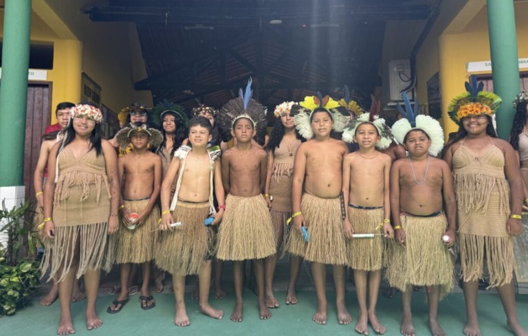 Ações do MEC para a Educação Indígena: Um Compromisso com a Diversidade Cultural Ações do MEC para a Educação Indígena: Um Compromisso com a Diversidade Cultural