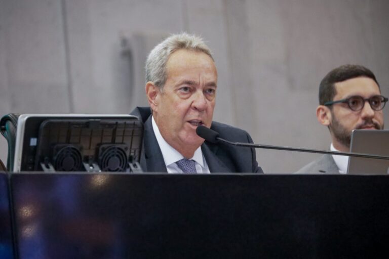 Deputados Aprovaram Reajuste de 5,4% para Educadores da Rede Estadual de Pernambuco