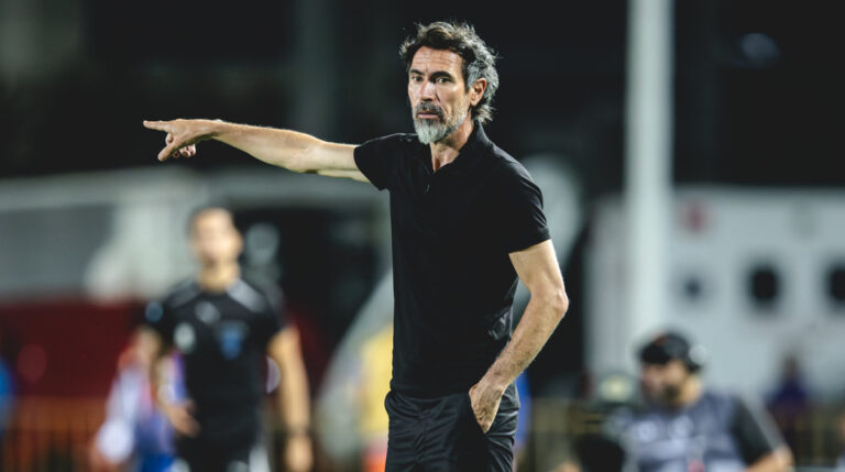 Eduardo Domínguez Assume Culpa pela Derrota do Atlético e Clama por Reflexão Interna Eduardo Domínguez Assume Culpa pela Derrota do Atlético e Clama por Reflexão Interna