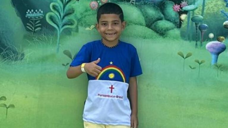 Menino de 8 anos falece com suspeita de meningite bacteriana após atendimento em três hospitais; fam