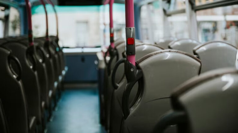 Transporte Coletivo: A Chave para Cidades Mais Eficientes Transporte Coletivo: A Chave para Cidades Mais Eficientes