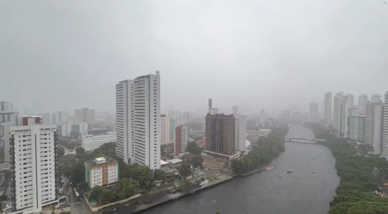 Alerta de Chuvas em Pernambuco: Grande Recife e Zona da Mata Preparados para o Feriado