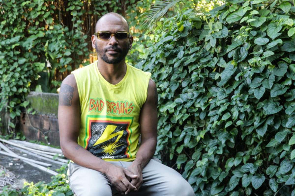 Artista Lu Ferreira de Muribeca Exibe Obras em Nova York, Mas Tem Visto Negado Artista Lu Ferreira de Muribeca Exibe Obras em Nova York, Mas Tem Visto Negado