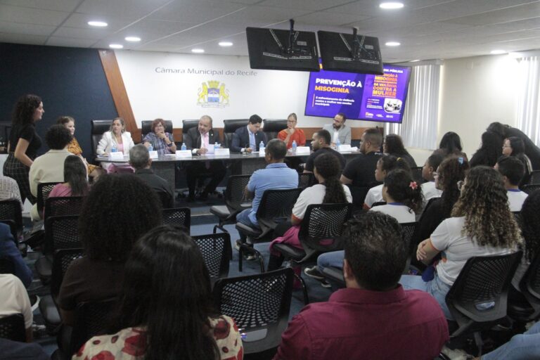 Debate sobre Misoginia e Violência contra a Mulher nas Escolas em Recife