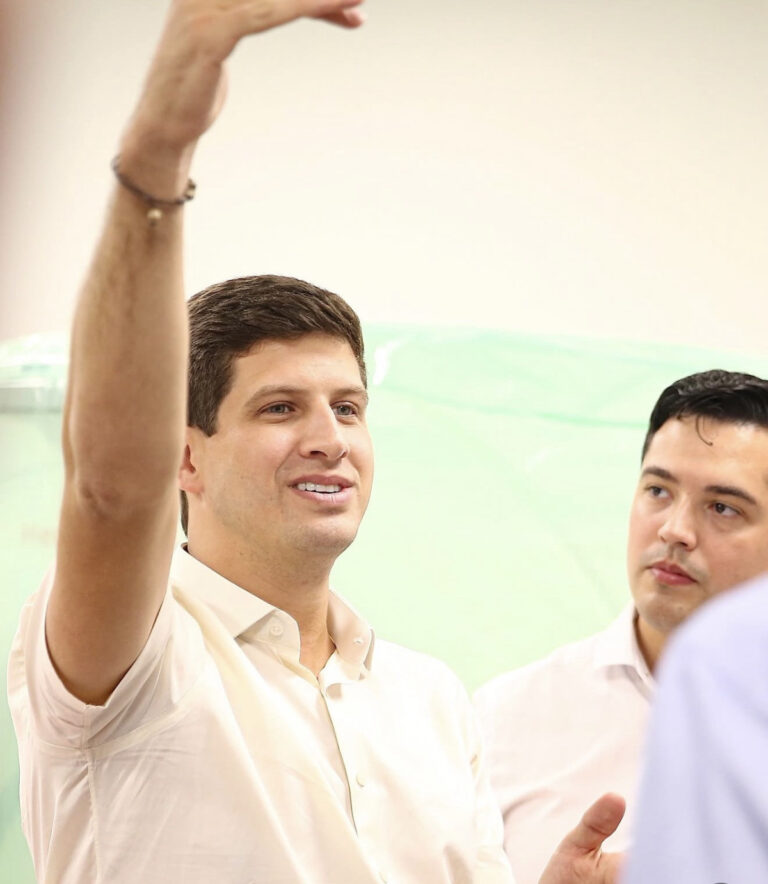 João Campos busca apoio no interior para sua candidatura ao governo de Pernambuco