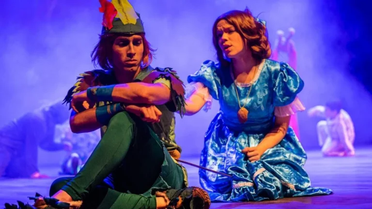 Musical Infantil O Mundo Mágico de Peter Pan Encanta Família em Apresentação Única no Recife
