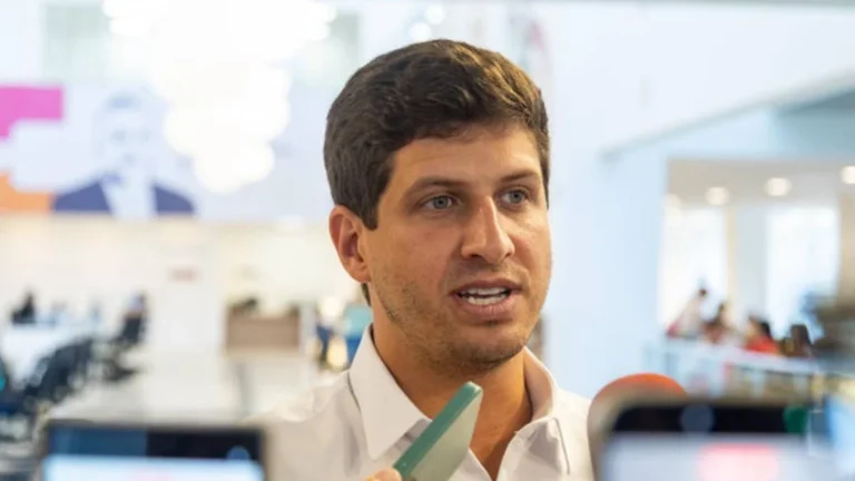 Coligação de João Campos formaliza nova denúncia na Polícia Federal Coligação de João Campos formaliza nova denúncia na Polícia Federal